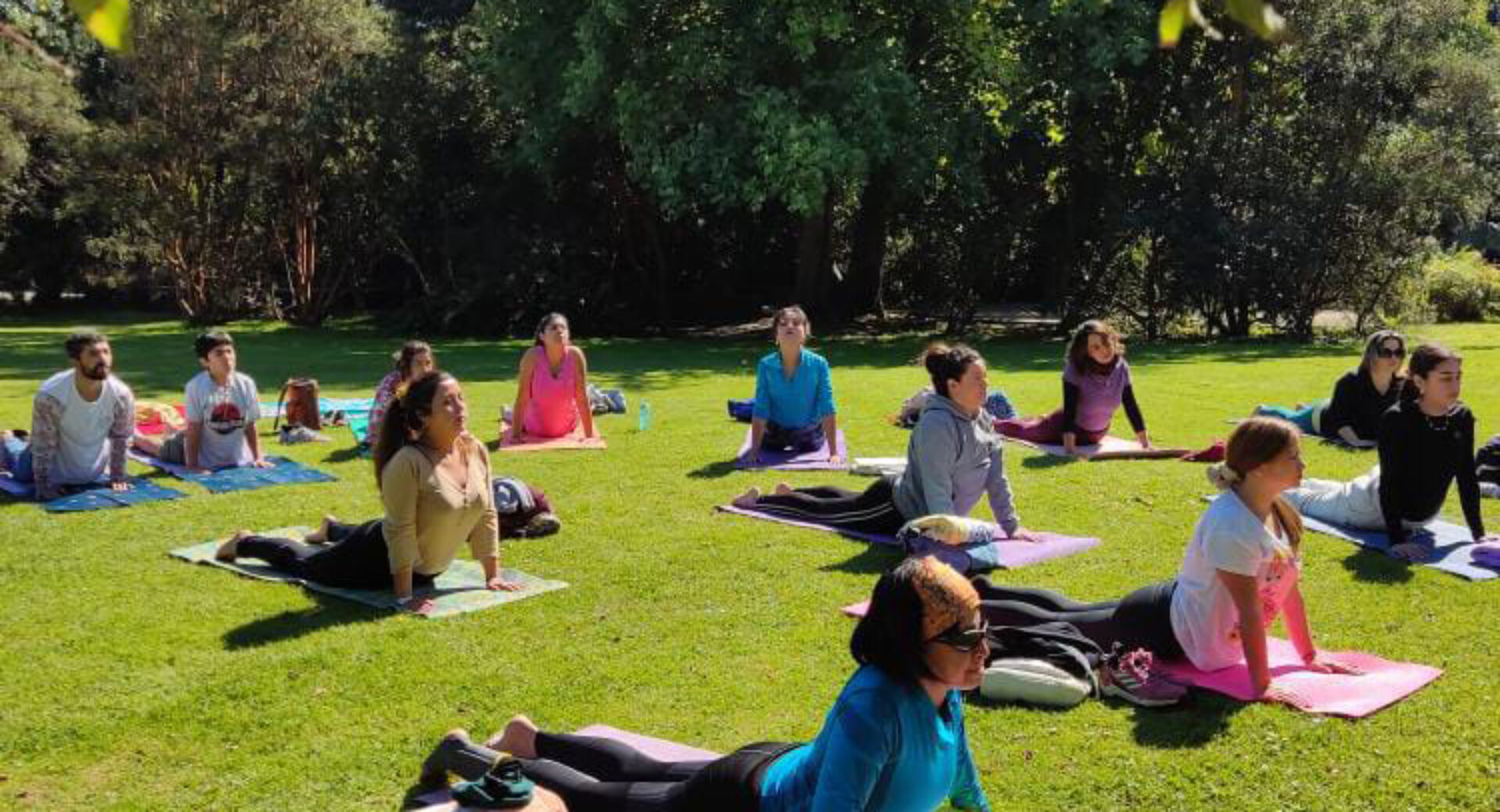 Taller de bienestar integral en Parque Alessandri Coronel