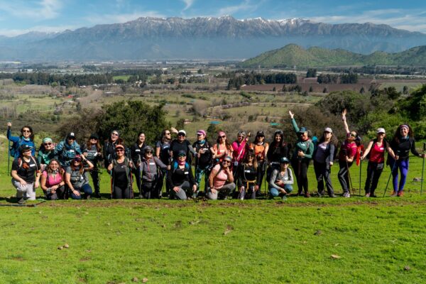 Aprendiendo de No Deje Rastro solo entre mujeres en el Cerro Lo Curro